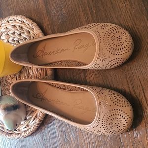 Tan Flats